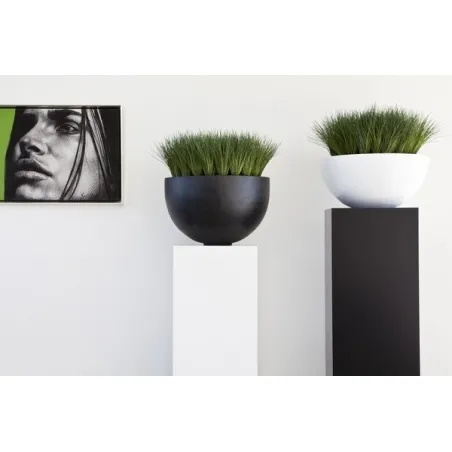 socle noir, 45 x 45 x 100 cm (lxLxh)
