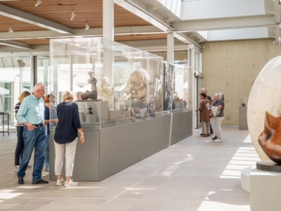 Solits est spécialiste de vitrines en plexiglas de grandes dimensions